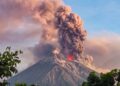 Volcán de Fuego mantiene en alerta a Guatemala